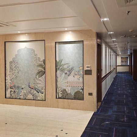 Hotel Elara เดห์ราดุน ภายนอก รูปภาพ